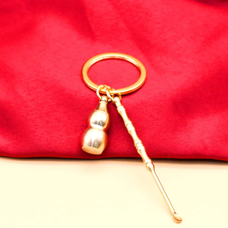 1Pcs Simulation Bullet Gourd Shaped Keychain Portable Ear Spoon Pendant Keyring Women Men Fashion Car Key Chains Jewelry Gifts